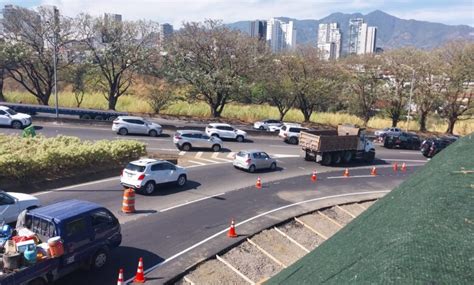 Atención conductores Carril ampliado hacia Circunvalación en