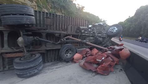 Fuerte accidente de tránsito en carretera Los Chorros