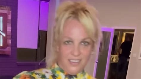 Britney Spears Shows Off Her Fit Figure In A Floral Cropped Top And