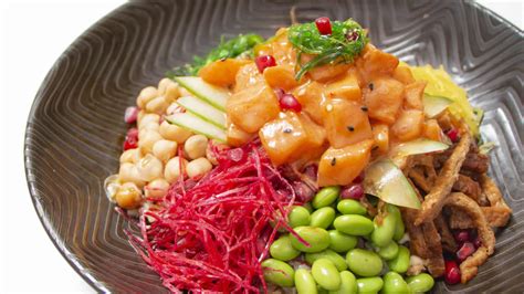 Poke Bowl D Couvrez Ce Plat Healthy Venu Dhawa Au Suffren Jusqu