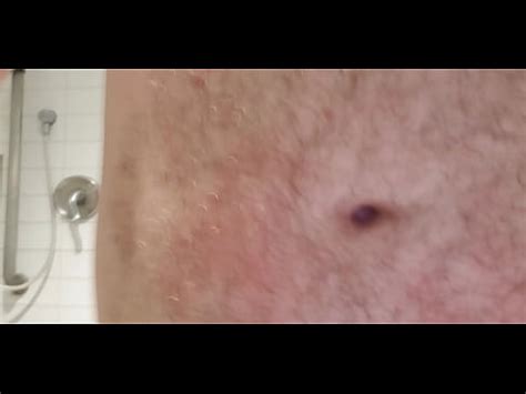 Desvistiéndose en el vestuario polla arrugada buena cámara lenta y primeros planos XVIDEOS