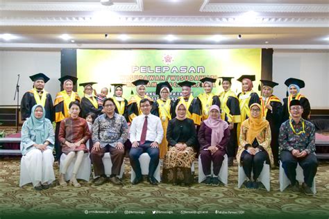 Wisuda Pascasarjana Periode IV TA 2021 2022 Fakultas Farmasi UGM