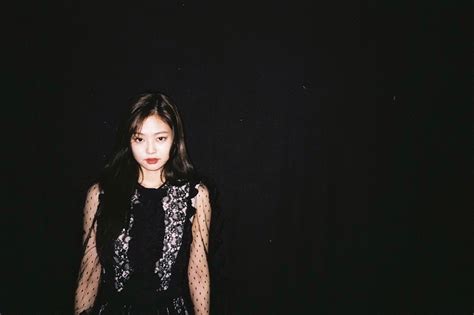 Jennie壁纸 横屏 Jennie壁纸 舞台 伤感说说吧