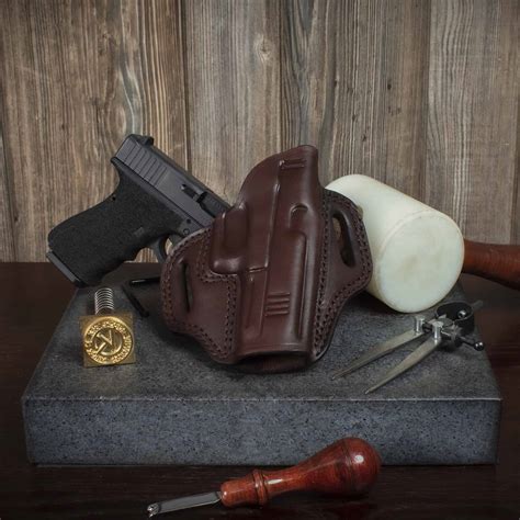 Quickship Glock 17 Pancake Style Leather Holster Model 2010