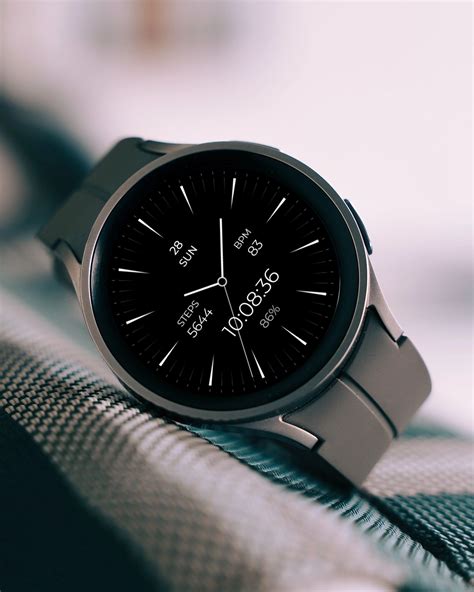 Free Minimal And Clean Analog Watch Face Customizable And Creative Rwearosfaces