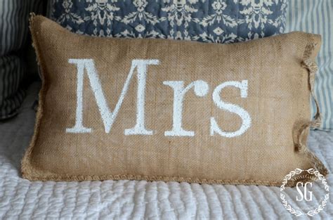 No Sew Mr And Mrs Burlap Pillows Stonegable