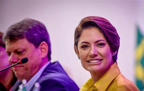 Bastava Me Pedir Diz Michelle Bolsonaro Sobre Decisão De Moraes Pela