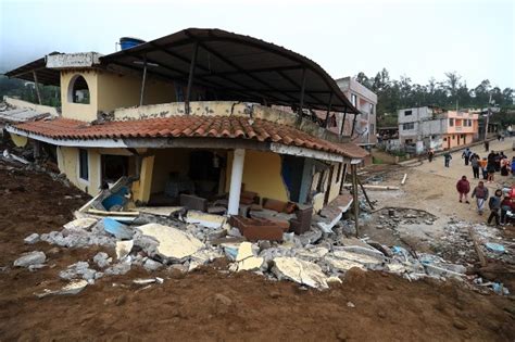 Ecuador Alud de gran magnitud sepulta decenas de casas en la región de