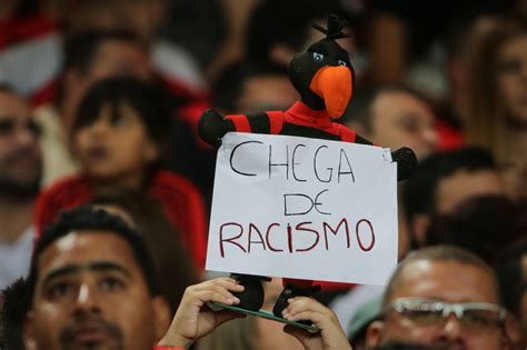 Mulambo Canto Racista Da Torcida Do Fluminense Cai No Enem