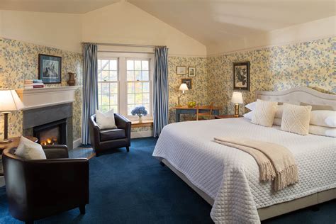 Romantic New Hampshire Vacation | Photo Gallery of our New England Inn