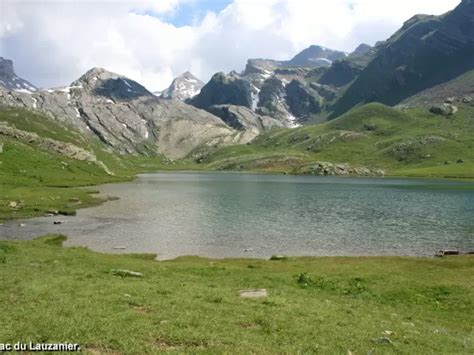 Lac Du Lauzanier Site Naturel Val D Oronaye