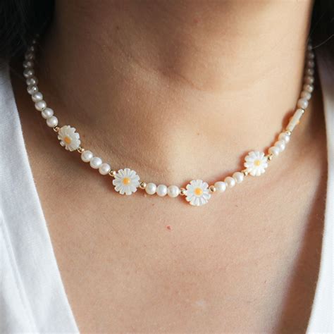 Daisy Necklace Beaded Necklace Beaded Jewelry Seed Pearl Necklace Daisy Flower Necklace