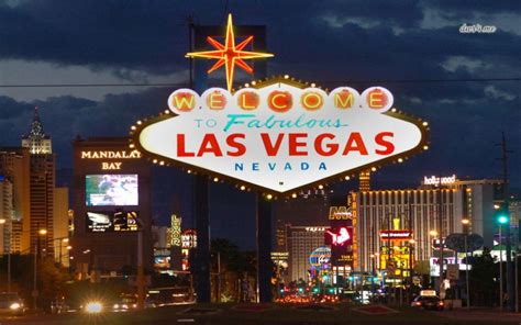 Free Download Las Vegas Strip At Night Seen From The Balcony Of The [1920x1440] For Your Desktop