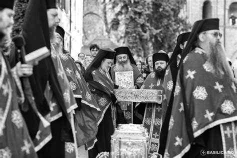 Foto Procesiune Cu Moa Tele Sf De Mucenici I Cu Ve M Ntul Sf