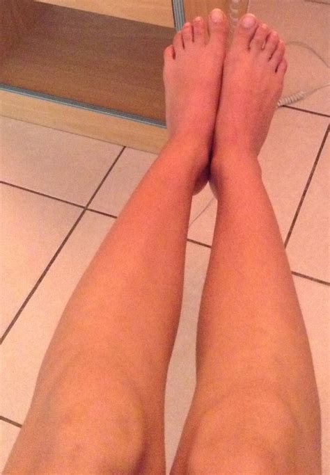 Meghan R Feet And Body Nude