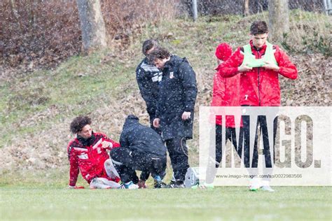 Erfurt 240216 der erste FC Rot Weiß Erfurt beim Training in Gebreite