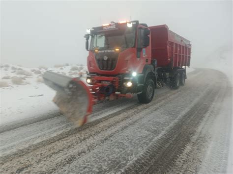 La Nieve Llegó Al Norte De Neuquén Y Vialidad Trabaja Intensamente Liberando La Ruta 40 Diario