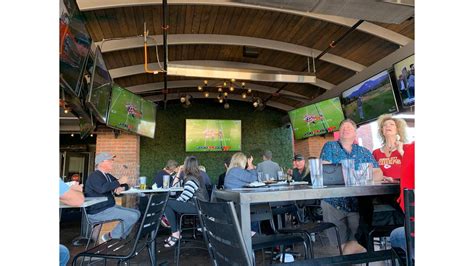 Best Bar to Watch Football in Every State - 24/7 Wall St.