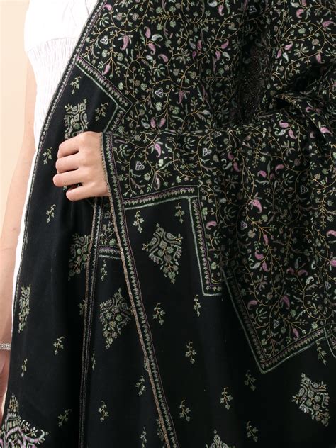 Moonless Night Pure Pashmina Sozni Hand Embroidered Jaldaar Ambi Bel