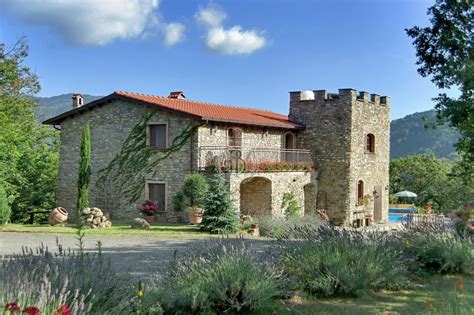 Casale In Vendita In Toscana Nel Cuore Delle Colline Della Lunigiana