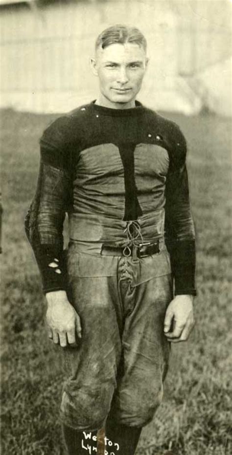 20 Vintage Portraits of Handsome American Football Players From the ...