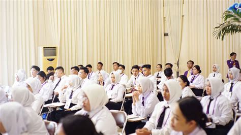 Day Pkkmb Pengenalan Kehidupan Kampus Bagi Mahasiswa Baru