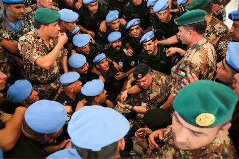 جلالة الملك يتفقد قوات حفظ السلام الأردنية في هايتي الديوان الملكي