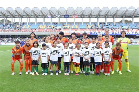 川澄奈穂美さんのインスタグラム写真 川澄奈穂美instagram「📸🧡💙 Weリーグカップ決勝 Vs サンフレッチェ広島レジーナ 0