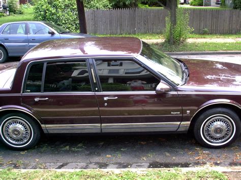 1988 Oldsmobile Ninety-Eight - Information and photos - MOMENTcar