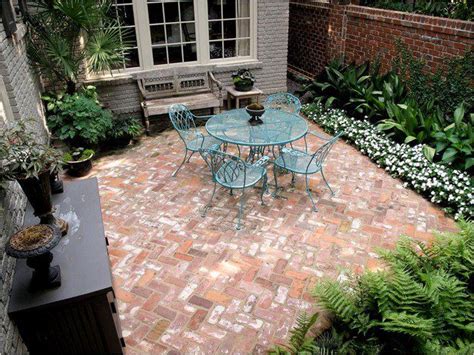 Excellent Ideas To Beautify Your Patio With Bricks Brick Courtyard