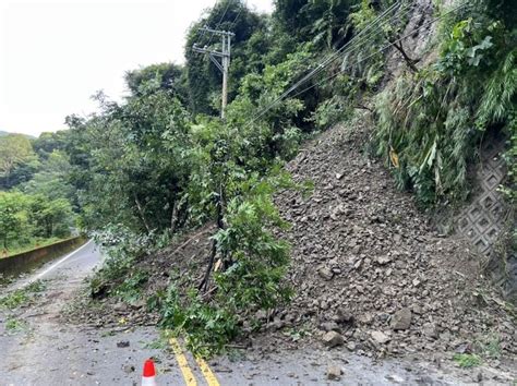 連日大雨山區土石鬆動 南庄苗124線南江村段坍方 社會 中央社 Cna