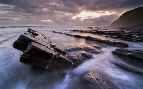 Wallpaper Sinar Matahari Pemandangan Matahari Terbenam Laut Batu