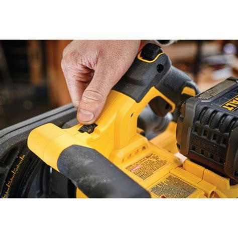 Akumuliatorinis diskinis pjūklas DeWALT DCS520T2R Gitana