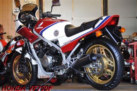 HONDA VF750F RC15 絶版車 予備車検渡し 完全オリジナル車 V型4発 整備済 機関良好 E G絶好調 全国陸送OK 401cc