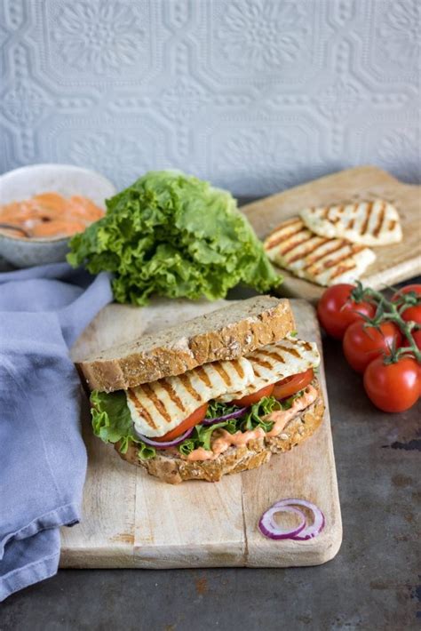 Grilled Halloumi Sandwich with Sriracha Mayo - Veggie Desserts