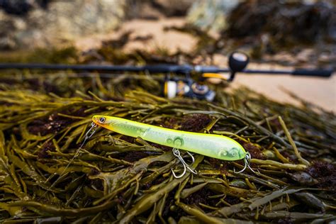 hto kamikaze  surface lure mm