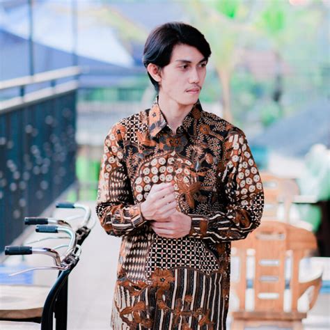 Kemeja Batik Tulis Genes Pria Lengan Panjang Motif Kawung Batik Kiyyara