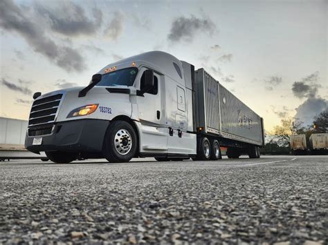 Knight Swift Signs Intermodal Truckload Deal With New Rail Giant