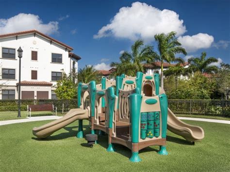 Apartments at Miramar Park - Miramar | ApartmentSearch.com