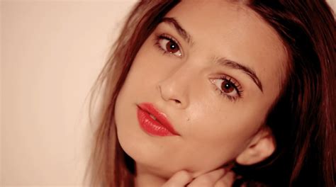 'Blurred Lines' Model Emily Ratajkowski Wants To Break Down Body ...