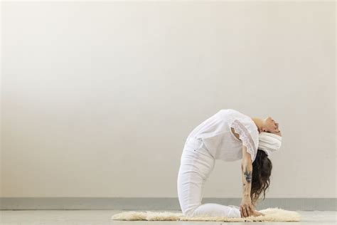 13 Kundalini Yoga Poses To Energize Your Body And Mind Fitsri Yoga