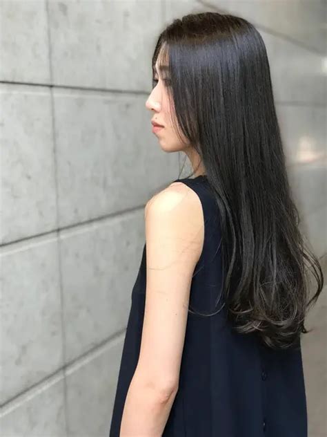 グレージュ！ シークレットハイライトを入れてグレージュオン！ 上品な感じになりますよ。｜代表 清水 稔也hair Healing Wish