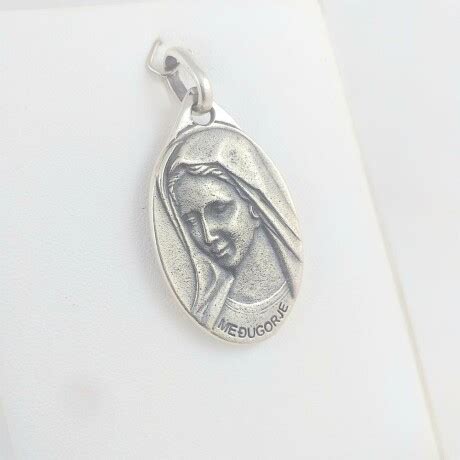 Medalla Religiosa De Plata 925 Virgen De Medjugore Y Cristo Veroca