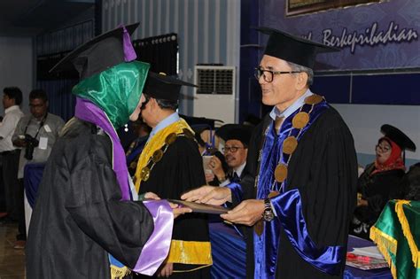 Uma Gelar Upacara Wisuda Sarjana Dan Pascasarjana Universitas Medan