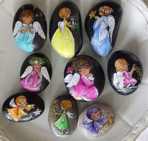 Pin By Martina Heeg On Steine Bemalen Christmas Pebble Art Painted