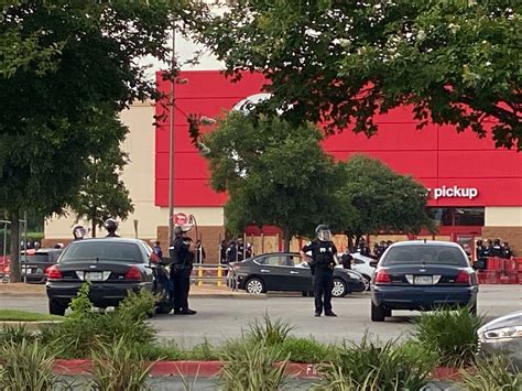 Demonstrations Return To Apd Headquarters During Full Day Of Protests In Downtown Austin Kxan