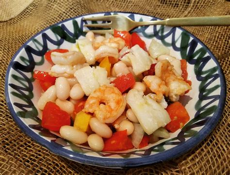 Ensalada De Alubias Blancas Con Bacalao Y Langostinos