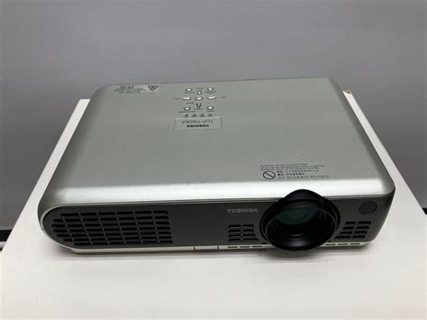 Proyector Toshiba TLP T60m Mobiliario JMD