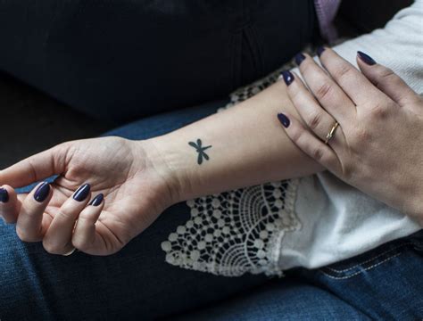 Tatuagem Feminina Minimalista 9 Opções Perfeitas