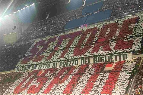 Curva Sud In Protesta La Coreografia Di Milan Juventus FOTO